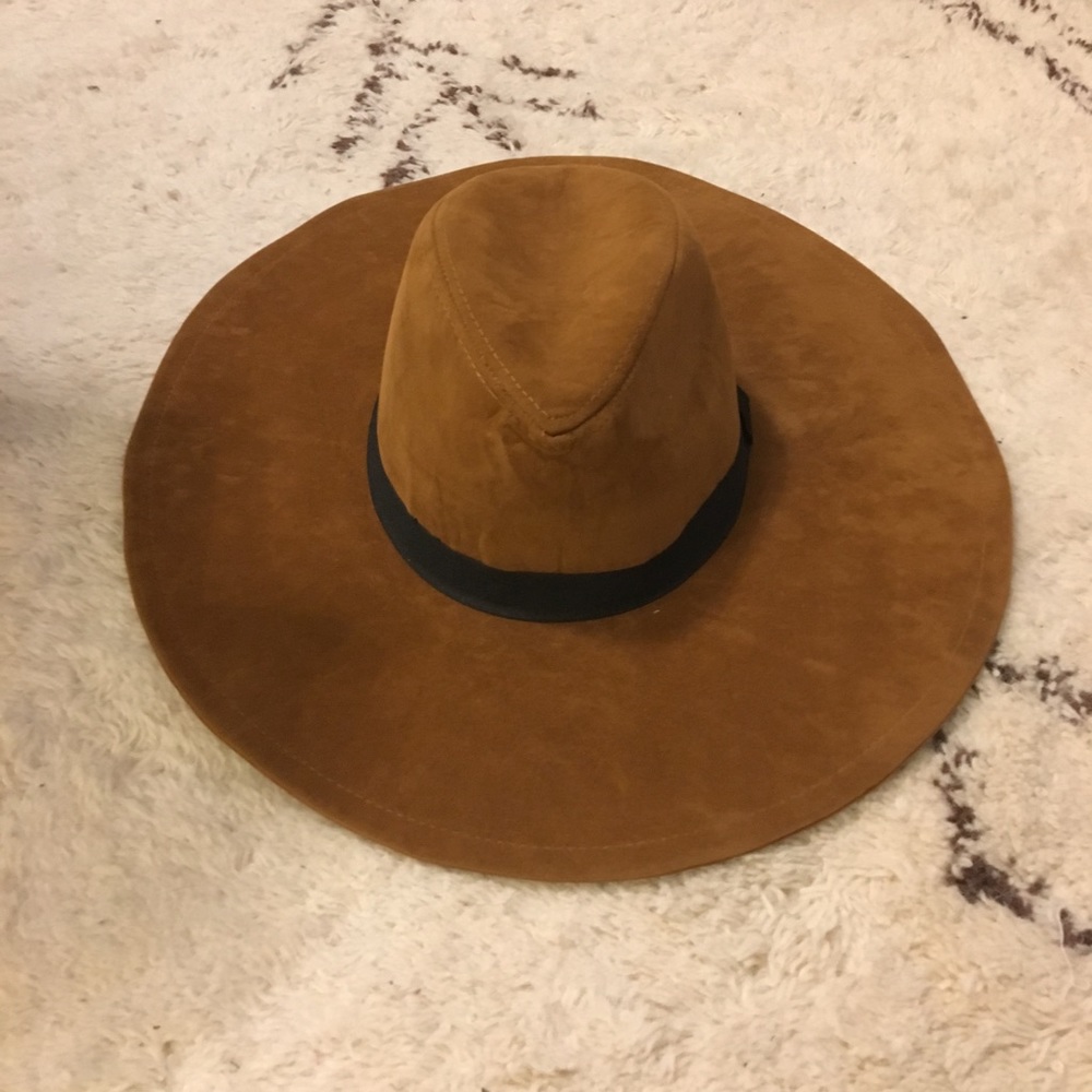 Altar’d State brown oversized hat
